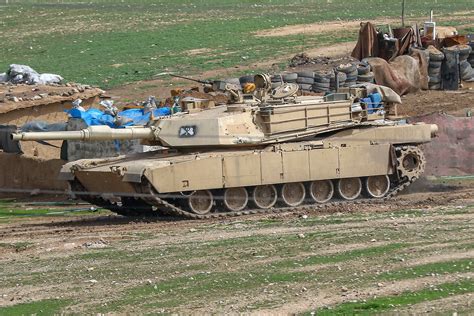 iraqi army soldiers maneuver   abrams tank   attack