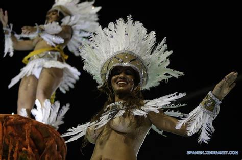 desfiles del carnaval de rio  en en rio de janeiro spanish