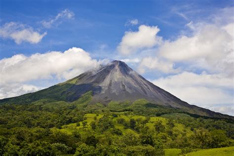 arenal volcano   active andesitic stratovolcano  north western