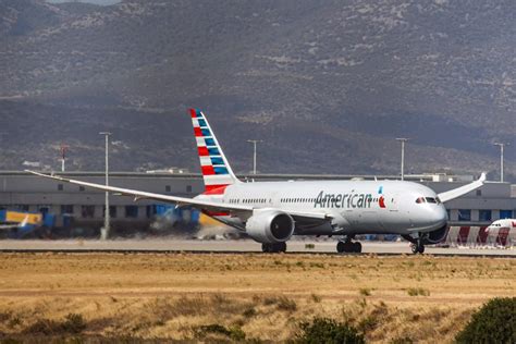 american airlines flights briefly didnt  pilots scheduled