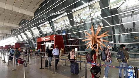delhi airport  terminal runaway  increase passenger handling
