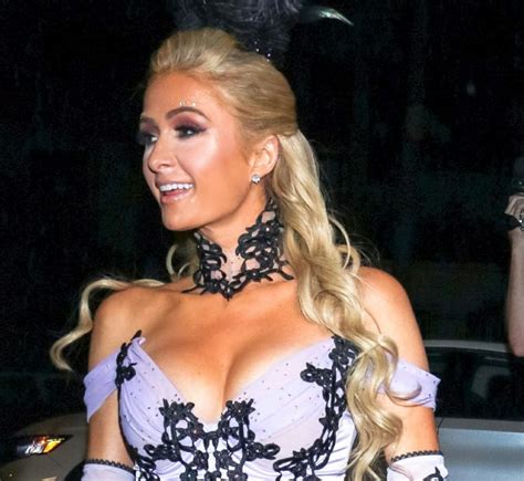 Paris Hilton Flaunts Real Boobs In Sexy Minnie Mouse Costume