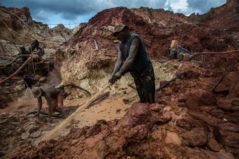 venezuela violentos abusos en minas de oro ilegales human rights