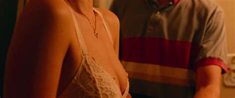 Margot Robbie Nude Pics Page 1
