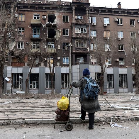Russian Forces Closer To Taking Mariupol As They Expand Eastern Ukraine