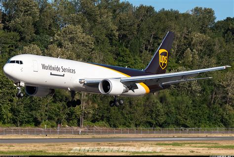 boeing   united parcel service ups aviation photo