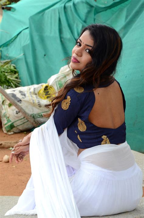 beauty galore hd bhavya sri twerking her ass in saree