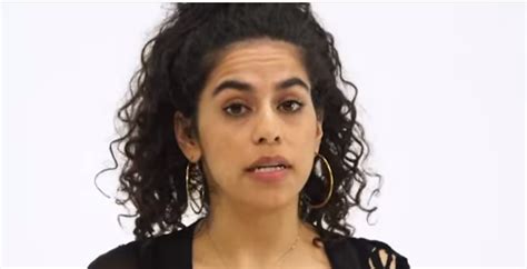 guardian s mona chalabi correcting bad grammar is racist only white people are concerned with