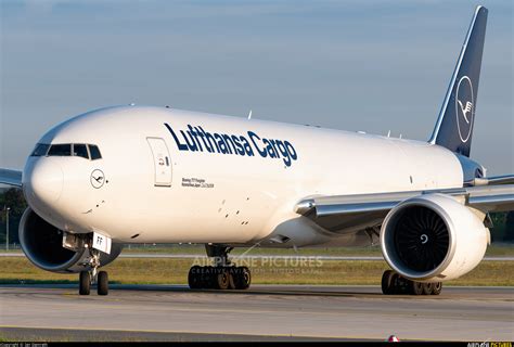 D Alff Lufthansa Cargo Boeing 777f At Frankfurt Photo Id 1199263