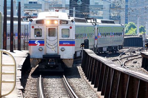 300 septa rail passengers stranded for hours after train snags overhead