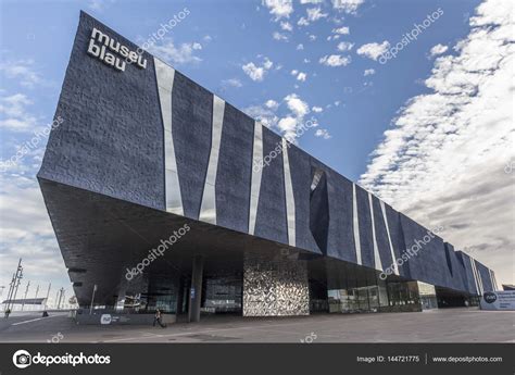 moderne architektur gebäude museu blau forum museum entworfen von jacques herzog und pierre