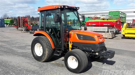 kioti   hst compact tractors year  price