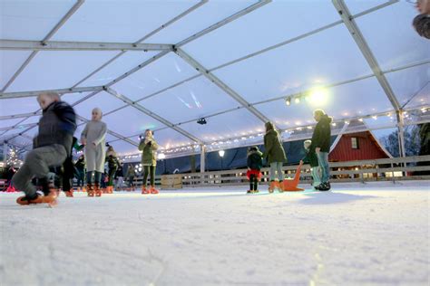 schaatsen op de overdekte kunstijsbaan bij marveld recreatie