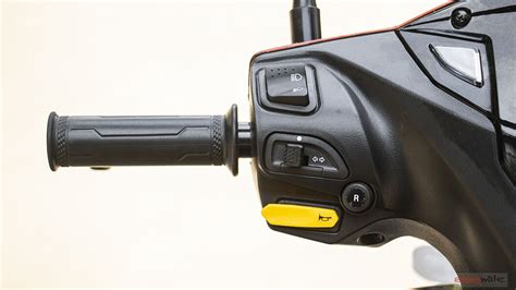 ampere primus left side grip image bikewale