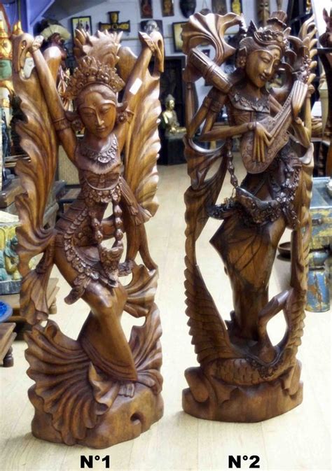 statue de sita en bois sculpte     cm