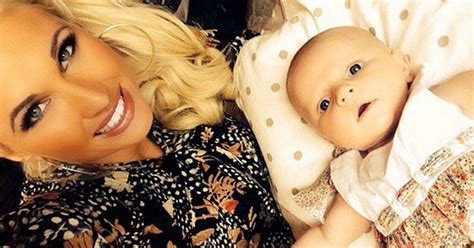 Flawless Billie Faiers Shares Selfie With Her Adorable Daughter Nelly