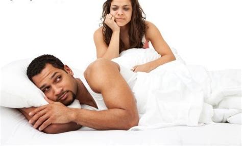 20 things guys do that always make their girlfriends mad man spreading guff
