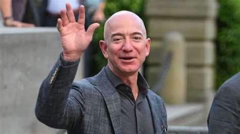 jeff bezos steps   amazon ceo today    power    giving  science