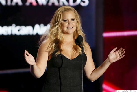 amy schumer deals with sexist heckler in the best way ever