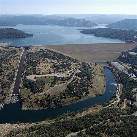 evacuation ordered  californias oroville dam emergency spillway