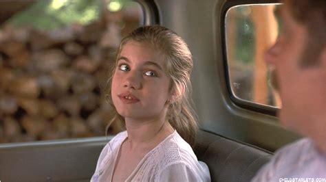 anna chlumsky upskirt bitchy