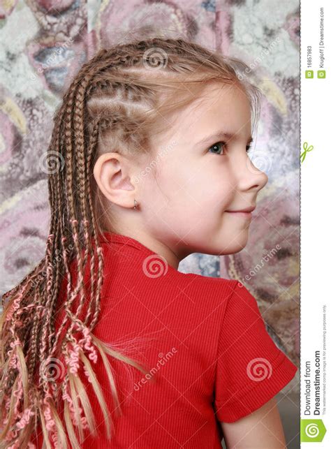 retrato de uma menina com dreadlocks imagem de stock imagem de cheirado suspensão 16857983