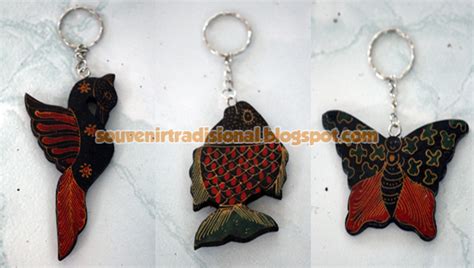 gatungan kunci kayu batik souvenir tradisional