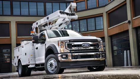 ford updates   selling commercial truck lineup ford truck