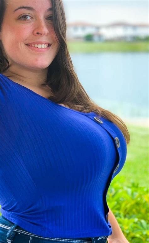 beautiful busty bbw gives a sloppy blowjob free porn hot sex picture