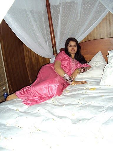 Honeymoon Bhabhi In Nighty Latest Hd Image Gallery