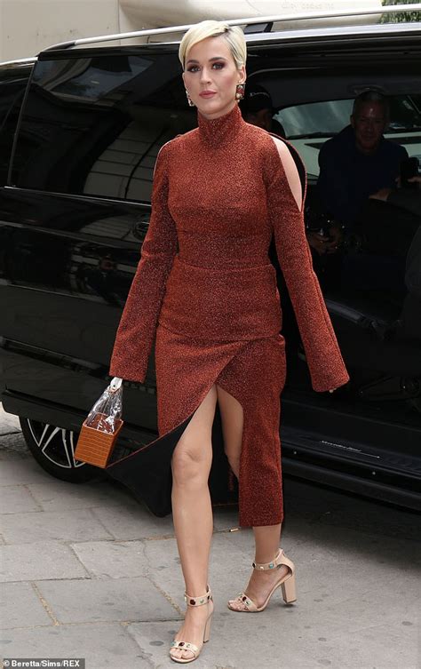 katy perry flashes some serious leg in glitzy brown outfit daily mail