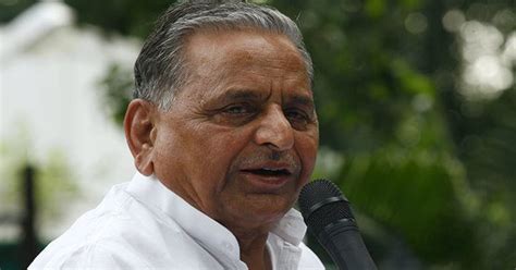 mulayam singh yadav has 1 month to pay his pending electricity bill of rs 4 lakh