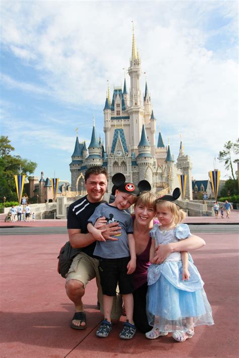 family portrait  front   castle  walt disney world florida experiencetransat