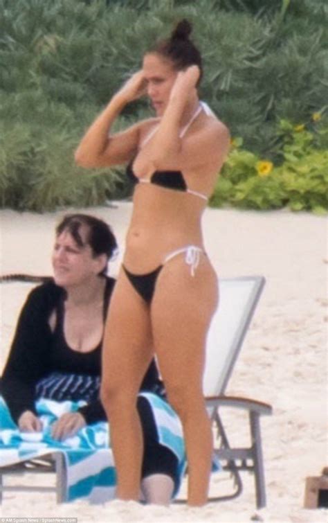 Jennifer Lopez 49 Puts Fit Figure On Display In Skimpy