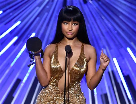 Nicki Minaj Explains Miley Cyrus Call Out At The Vmas Time