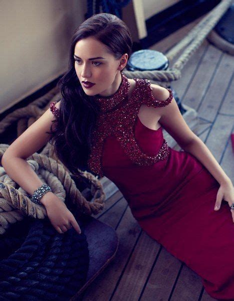turkish actress fahriye evcen fashion elegant dresses short actresses