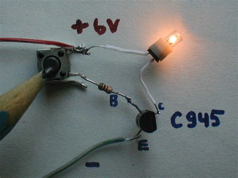 filetransistor switch circuit photo onjpg wikimedia commons