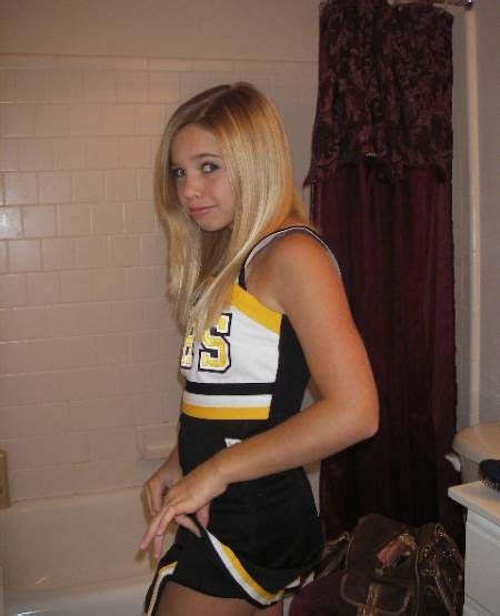 100 Best Hot Cheerleaders Images By Cheerleader Videos On