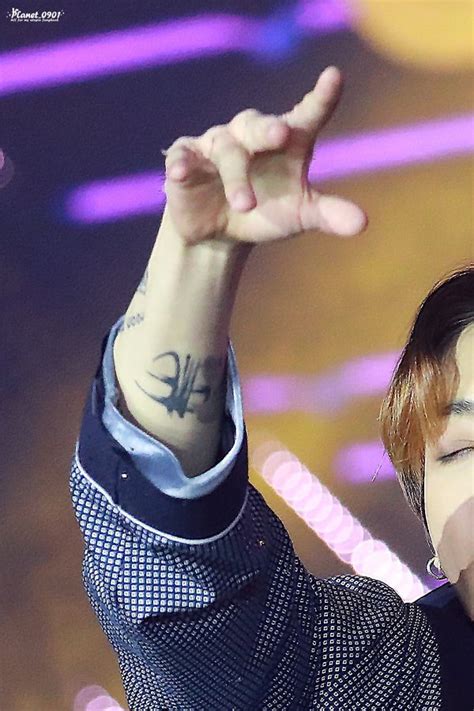 bts s jungkook revealed another part of his tattoo to army