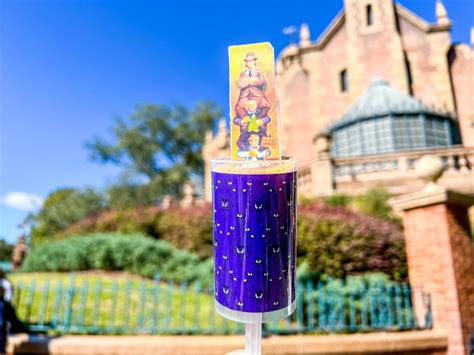 Review New Magic Kingdom 50th Anniversary Snacks Wdw Magazine