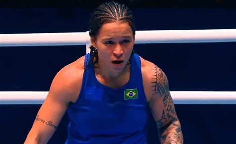Beatriz Ferreira é Medalha De Ouro No Mundial De Boxe Na Rússia