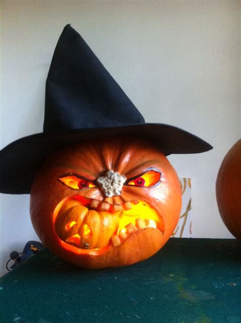 pumpkin eater witch pumpkin carving  pumpkin carvings pinterest