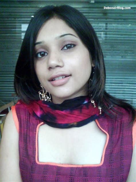 cleavage video tamilnadu chennai college girl mms sex scandal nude photos showing boobs