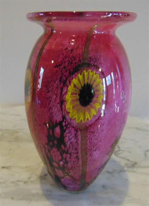 Contemporary Art Glass Vase Measures 8 H