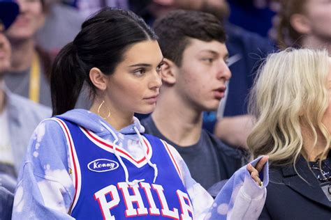 Kendall Jenner Wears Ben Simmons Jersey To 76ers Pacers Game
