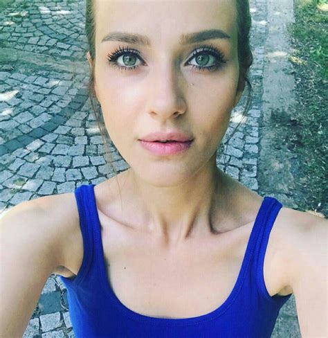 İrem Helvacıoğlu Turkish Actors Selfie Ideas Instagram Turkish Beauty