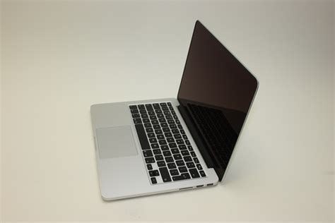 macbook pro retina  mresell good condition   delivery