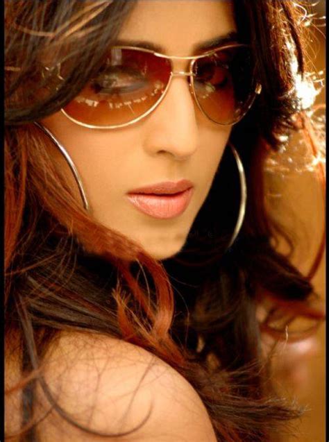 Bollywood Actress Mahi Gill Bold Beauty Hot And Spicy