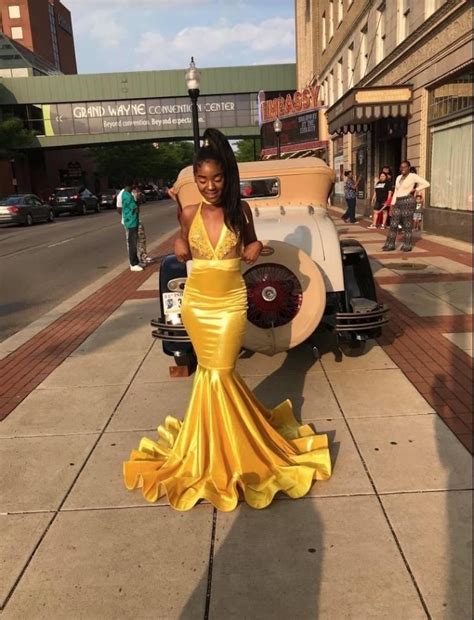 2023 gorgeous gold v neck mermaid prom dresses prom dresses yellow
