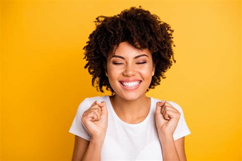 les 6 bienfaits du sourire sur notre santé
